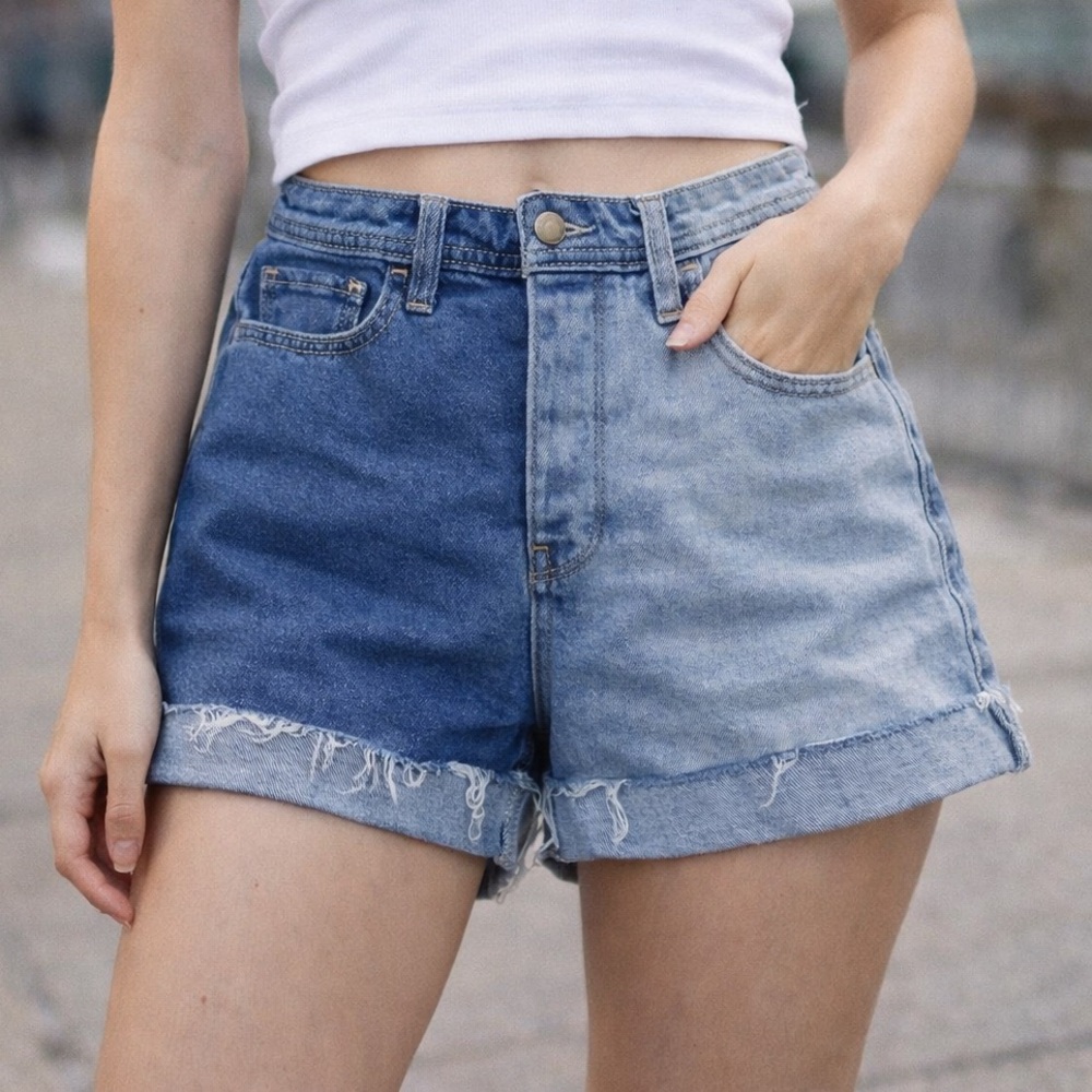 Hollister ultra high rise mom Jean shorts women’s juniors 1
